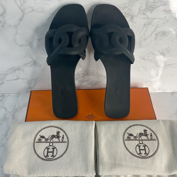 Hermès Aloha Black Sandals (Hermès Chaîne d’Ancre Rubber Slides ) - Picture 9 of 10